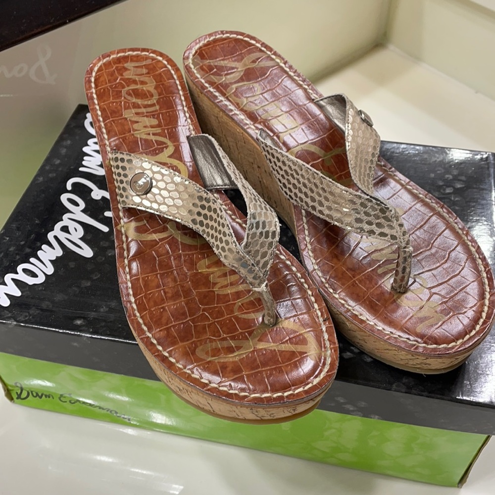 Lite gold metallic wedge sandal